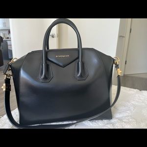 - Almost brand new medium Givenchy Antigona leather satchel!